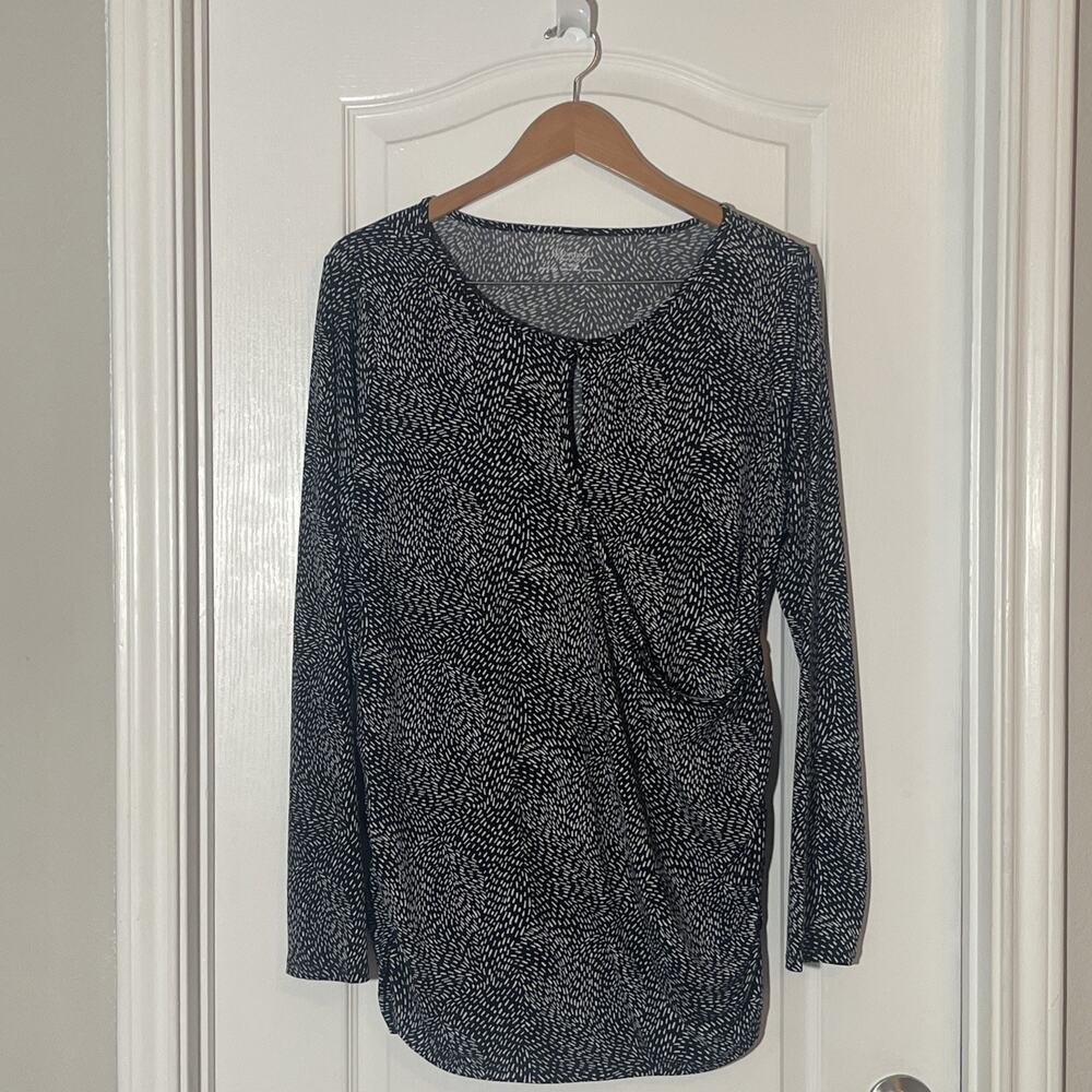 Motherhood Maternity Women’s XL Black White Long Sleeve Ruched Keyhole Top.